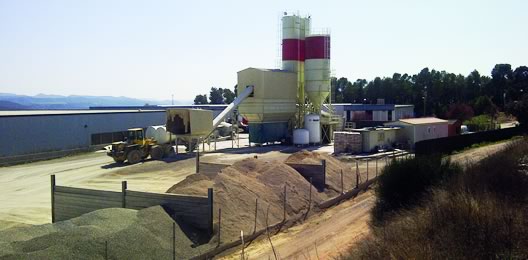 Obertura de la planta de producció a Sant Fruitós de Bages, al polígon industrial Pla de Sta. Anna, a la plaça Bonvehí.